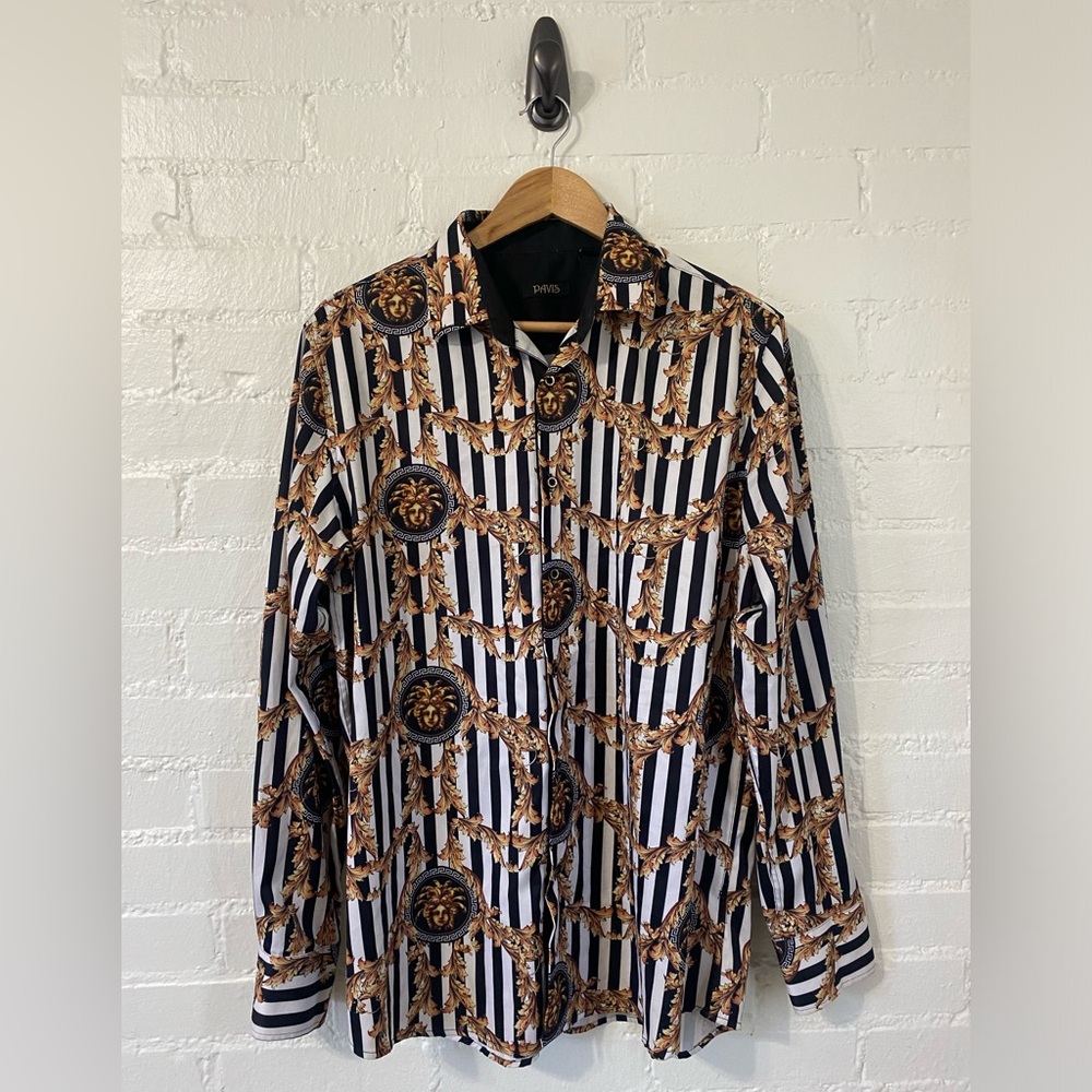 Davis Medusa Print Button Down Size L - image 1
